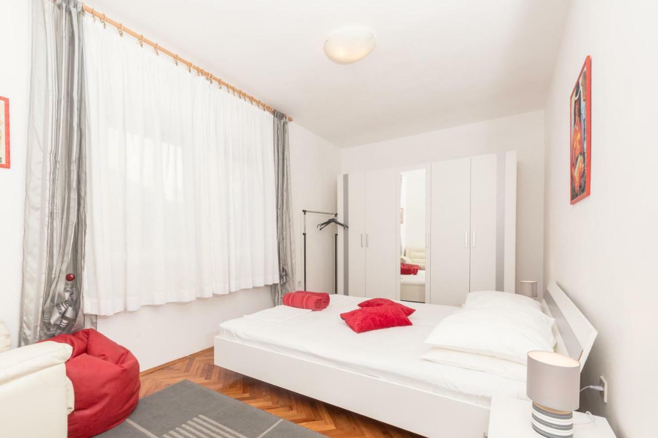 Apartments Karla Crikvenica Buitenkant foto